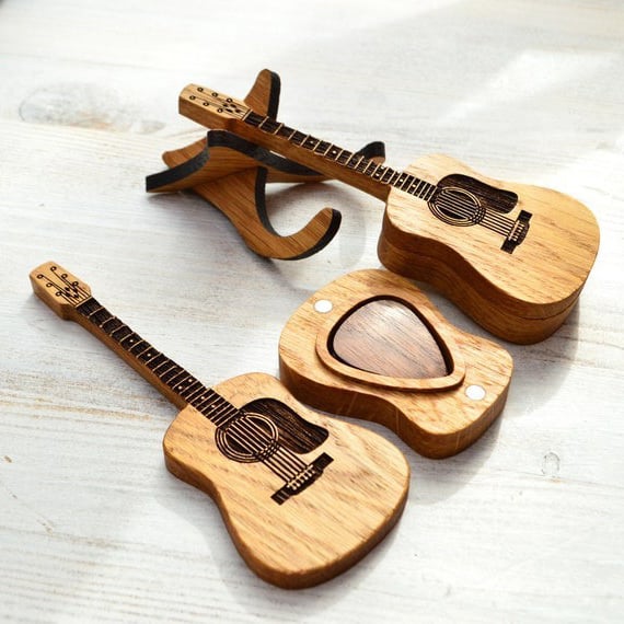 GuitarHolder™ - Gitarrenplektrenhalter +3 Gratis Plektren [Letzter Tag Rabatt]