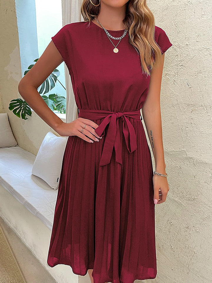 Eleza Kleid - eine zeitlose Schönheit mit taillenbetonendem Gürtel