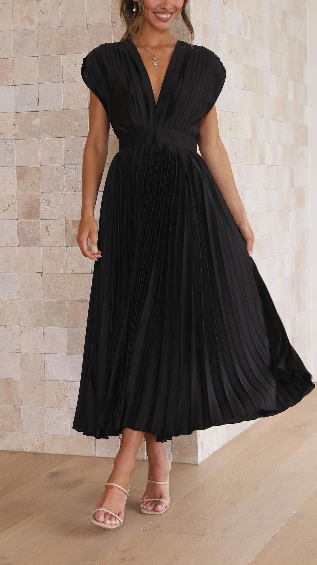 Maria - Elegantes Faltenkleid