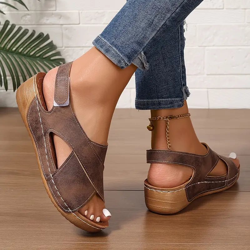 Anneliese – Stilvolle Vintage Keilsandalen