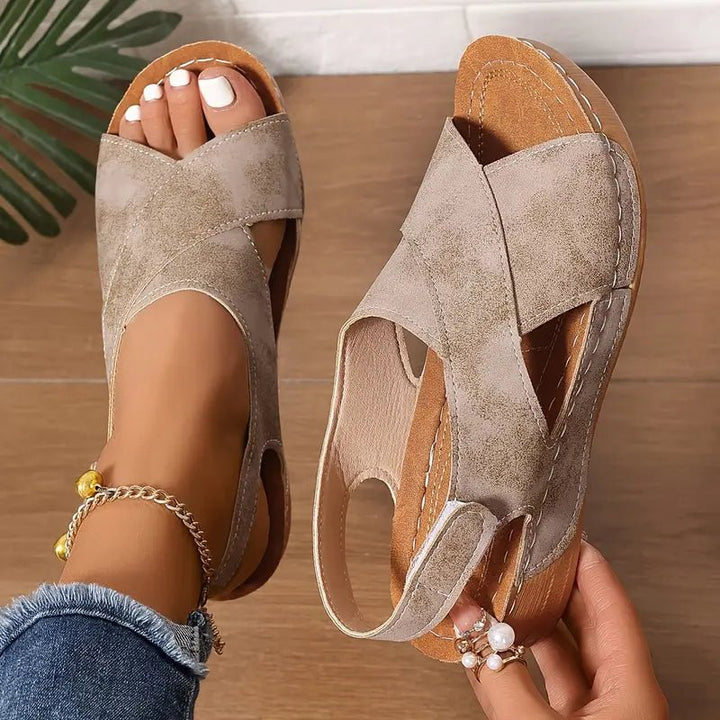 Anneliese – Stilvolle Vintage Keilsandalen