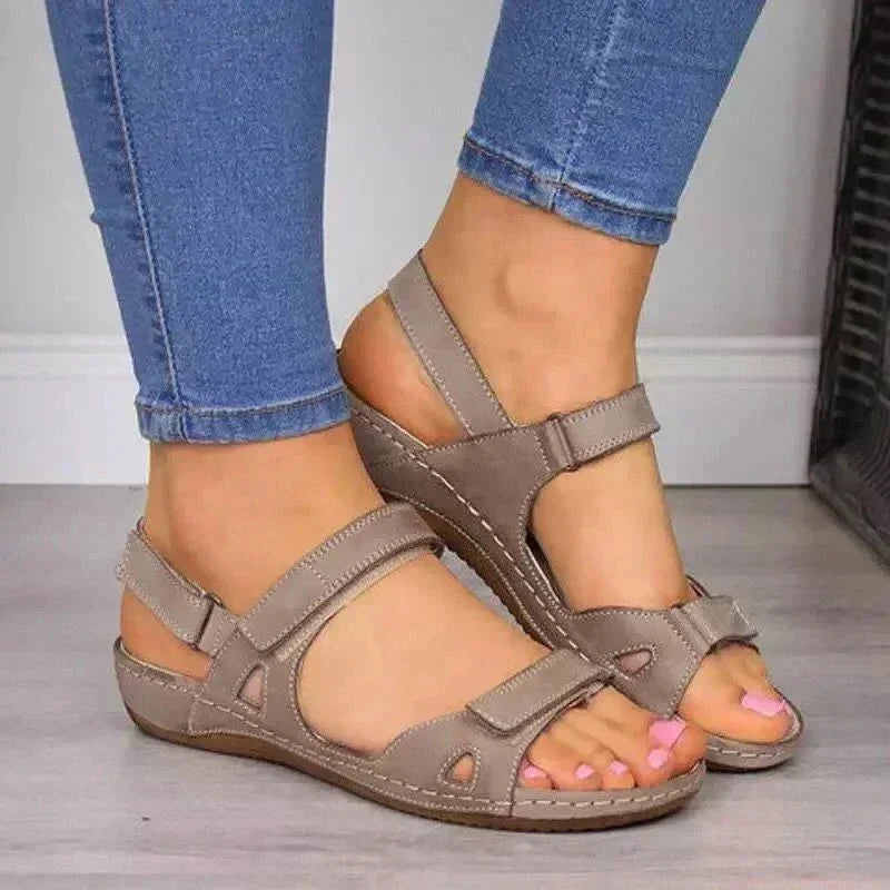 Clara – Elegante orthopädische Sandalen