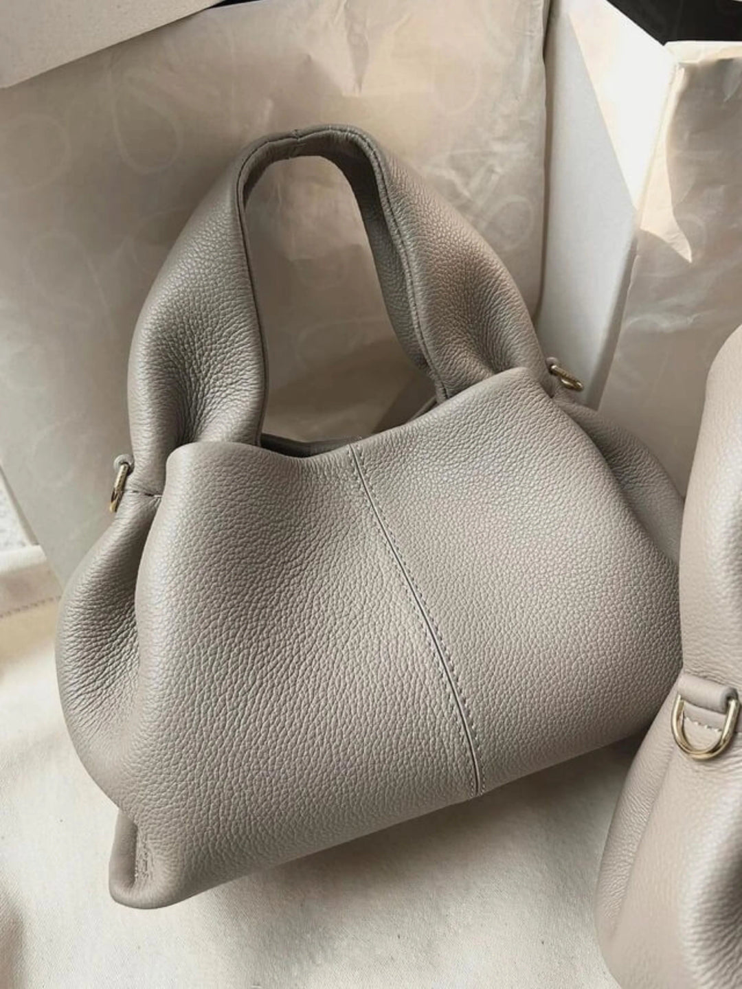 Cloud Pouch Tasche aus Leder | Trendy & vielseitig